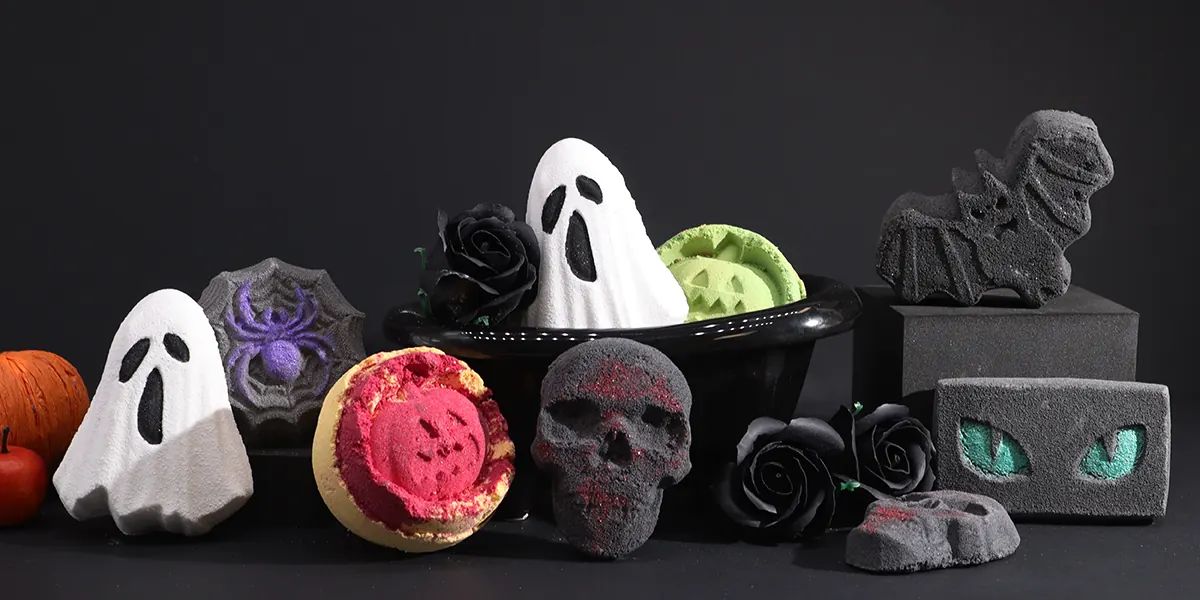 Obitelj Halloween bombi za kupanje