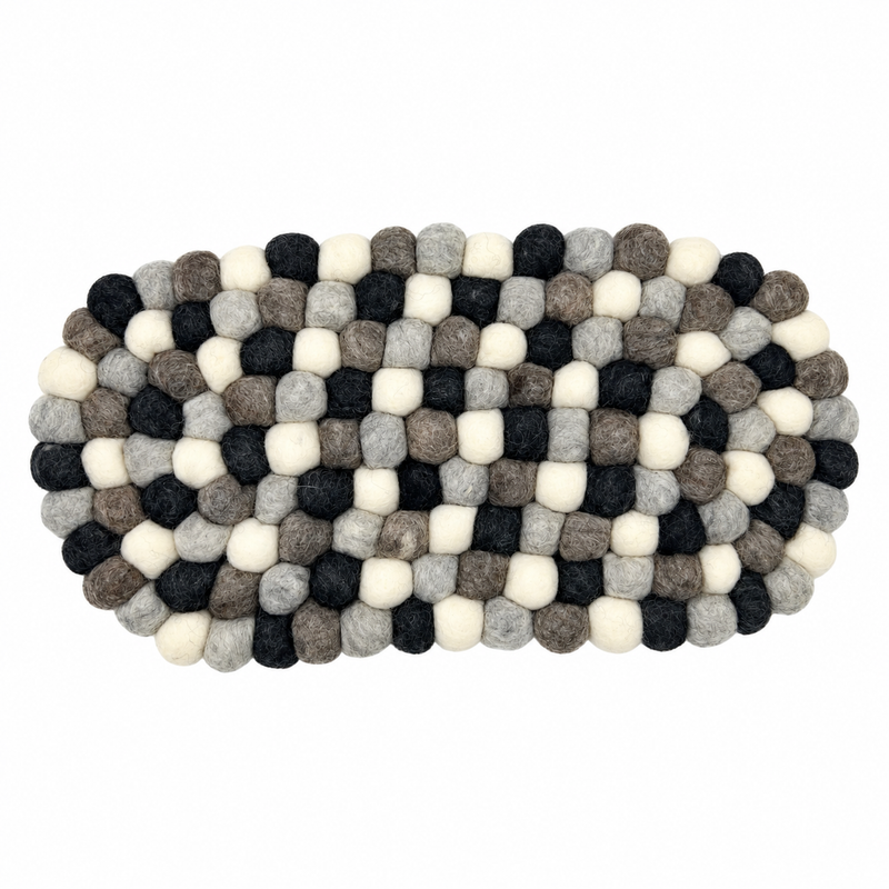 Ovalna podloga od vunenih kuglica - 38x18cm višesiva boja