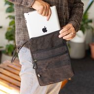 Stonewash torbica za tablet - Tamnosiva