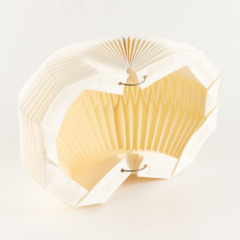 Mala origami stropna svjetiljka