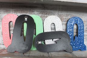 Slovo "Q" - Razne Boje - 15 cm