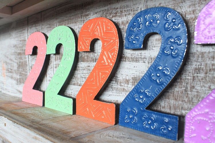 Broj "2" - Razne Boje - 15 cm
