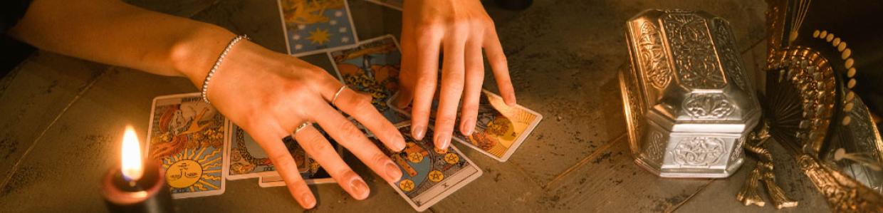Objašnjenje Tarot Karata: Kako Funkcioniraju i Kako ih Prodati