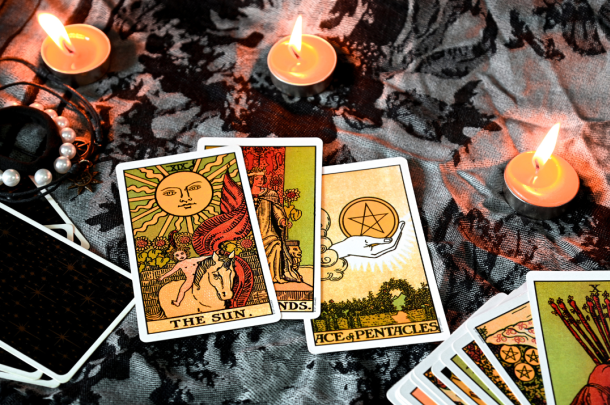 Objašnjenje Tarot Karata: Kako Funkcioniraju i Kako ih Prodati