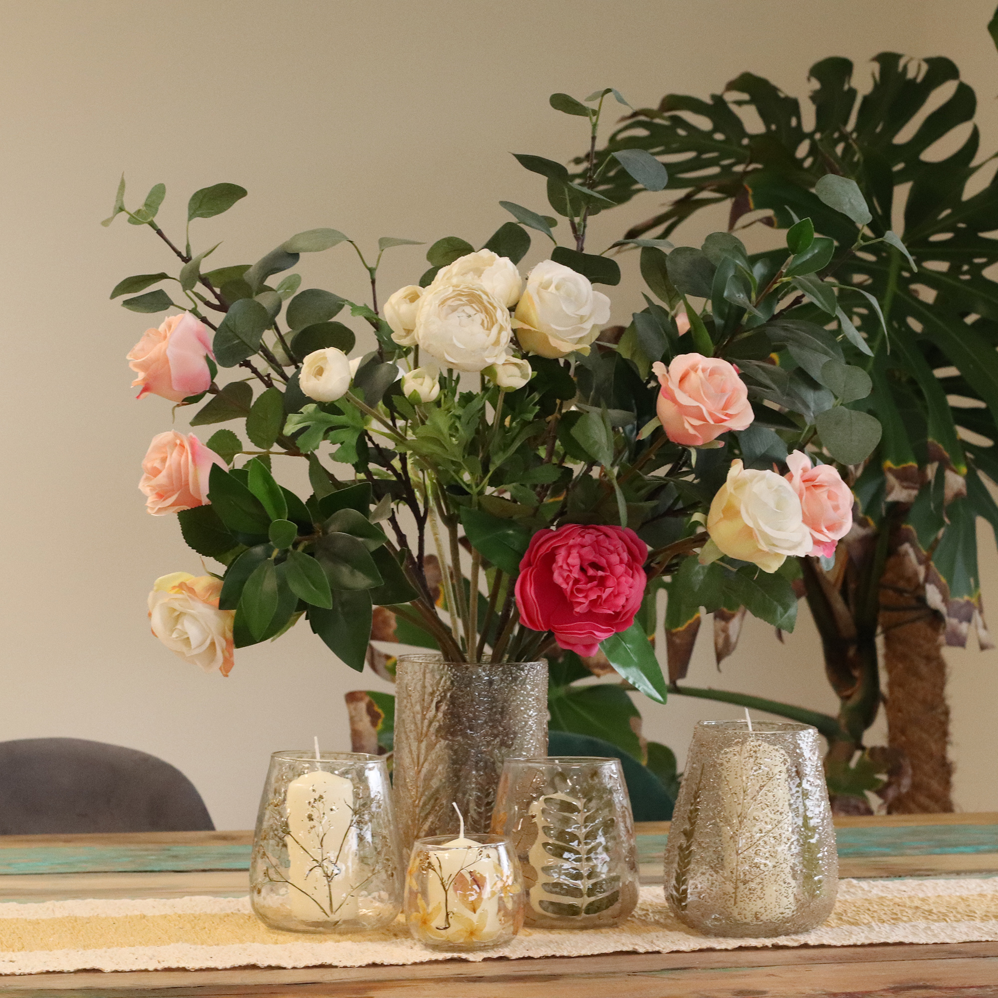 Stakleni Držači za Svijeće s Prirodnim Cvijećem